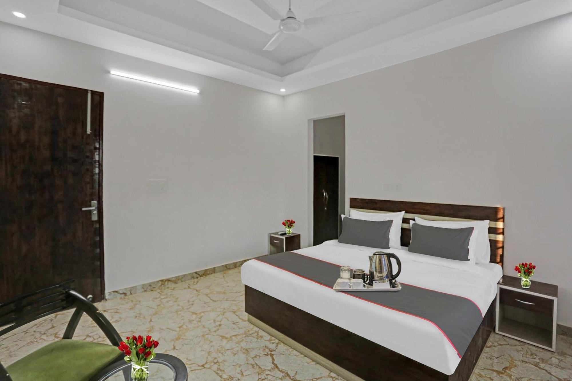 Collection O The Royal Fern Hotel Farrukhnagar ภายนอก รูปภาพ