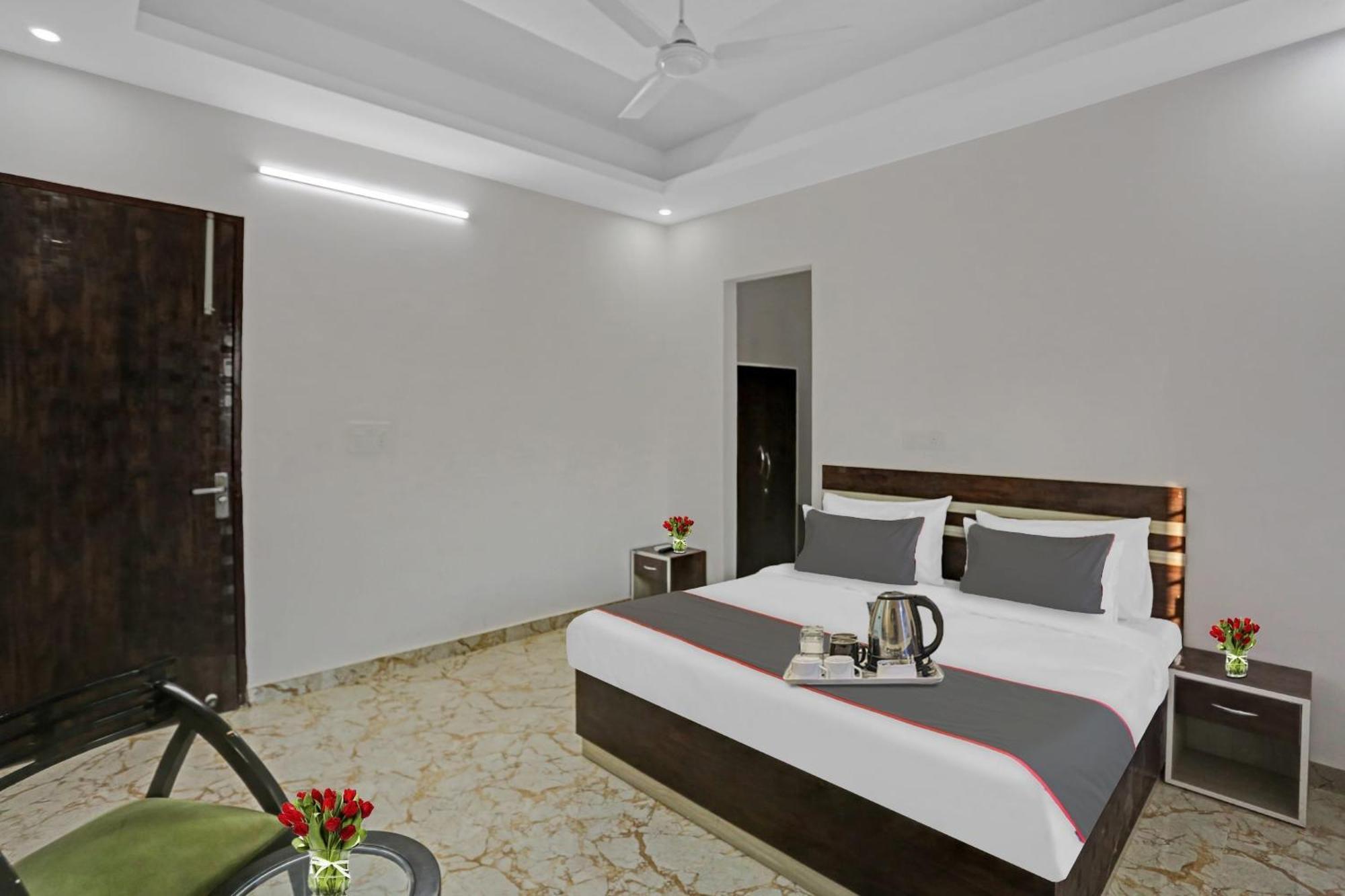 Collection O The Royal Fern Hotel Farrukhnagar ภายนอก รูปภาพ